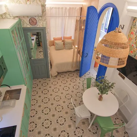 Mara's La Mar - Beachfront Tiny House - Bajondillo Apartment *