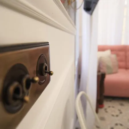 Mara's La Mar - Beachfront Tiny House - Bajondillo Apartment Torremolinos